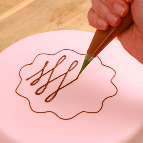 FUNCAKES SET OF "FINELINER" PIPING BAGS AND NOZZLES