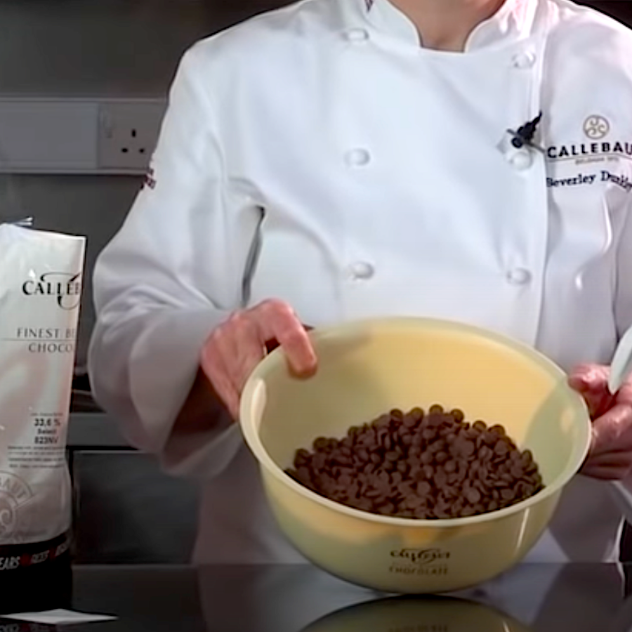 CALLEBAUT MILK CHOCOLATE CALLETS 1 KG