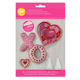 WILTON BISCUIT DECORATION SET - VALENTINE'S DAY