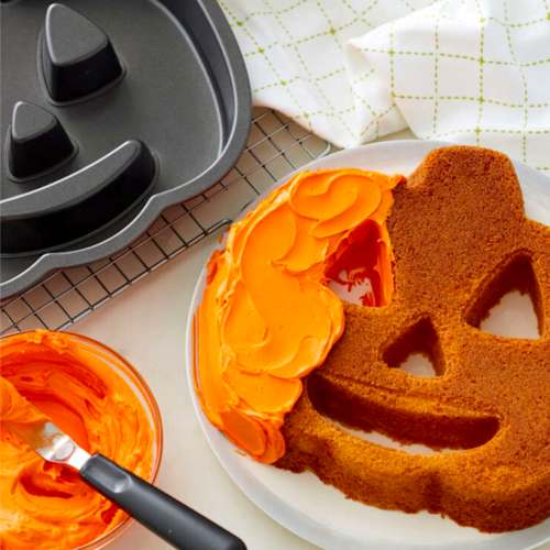 WILTON STEEL BAKING PAN - HALLOWEEN PUMPKIN